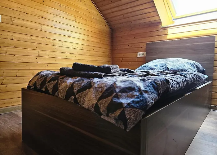 Restaurant & '44 Forty Four * 新维德